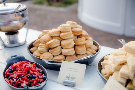 Lowcountry Soiree Fun: Biscuit Bar Inspiration Biscuit Bar, Bar Inspiration, Biscuits And Gravy, Southern Cooking, Morning Breakfast, Low Country, Coffee Roasters, Summer Parties, Southern Style