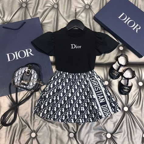 Dior Things, Mother Daughter Fashion Matching Outfits, Channel Clothes, Chanel Kids, Dior Clothes, Dior Outfit, Dior Kids, Dior Girl, Mother Daughter Fashion