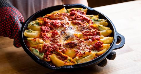 Ultimate Stuffed Shells with Spinach and Ricotta - Sip and Feast Healthy Skillet, Pasta And Sauce, Sip And Feast, Spinach Stuffed Shells, Resep Pasta, Skillet Lasagna, Iron Skillet Recipes, Easy Skillet, Cast Iron Skillet Recipes