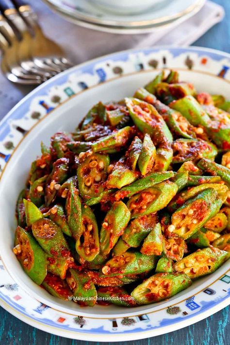 Bendi Goreng Belacan (Okra Belacan Stir Fry) - Malaysian Chinese Kitchen Sweet Potato Leaves, Malay Food, Malaysian Cuisine, Okra Recipes, Chinese Kitchen, Complex Carbs, Asian Vegetables, Napa Cabbage, Braised Chicken