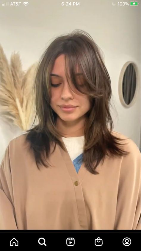 Medium Short Hair With Face Framing Layers, Round Face Haircuts Low Maintenance, Face Framing Layers Shag, Mid Length Shag Straight Hair, Mid Length Lob With Curtain Bangs, Face Frame For Round Face, Layered Mid Haircut, Shaggy Hair Shoulder Length, Front Framing Layers Medium Hair