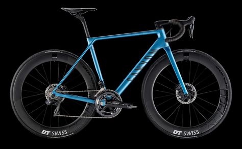 Canyon Ultimate, Canyon Bike, Triathlon Bikes, Bike Technology, Best Road Bike, Modern Bike, Furniture Design Sketches, Cycling Photography, Triathlon Bike