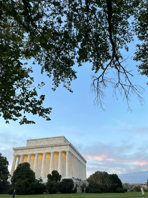 Dc Trip Aesthetic, Georgetown Dc Aesthetic, Living In Dc Aesthetic, Washington D.c Aesthetic, Dc Aesthetics Washington Dc, Washington Dc Nightlife, 8th Grade Dc Trip, Smithsonian Museum Washington Dc, Mom Daughter Trip