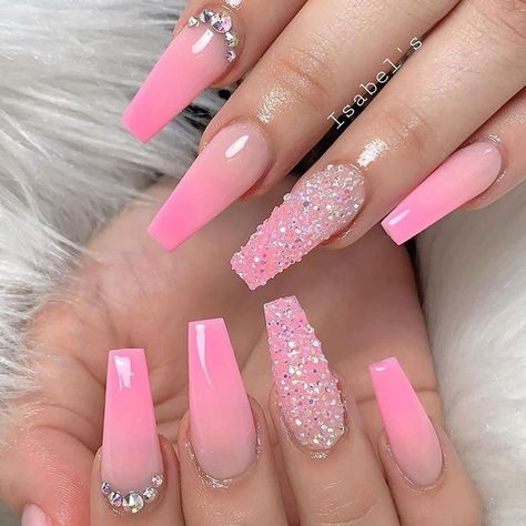 NailFetishh ✨ on Instagram: “They Belong to the Princess👸🏼 • What’s your favorite Disney movie?👇🏼 📸: @isabelsnails” Pink And White Nails, Nails Sets, Nails With Glitter, Unghie Sfumate, Pink Ombre Nails, Ombre Acrylic Nails, Summer Acrylic Nails, Pink Acrylic Nails, Dream Nails