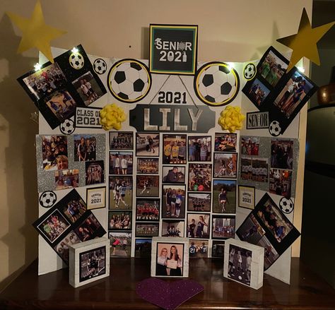 Senior Picture Boards Sports, Diy Senior Poster Ideas, Senior Night Table Display Soccer, Tri Fold Senior Board Ideas, Soccer Senior Boards, Memory Board For Graduation, Senior Sports Board Ideas, Senior Soccer Board Ideas, Senior Night Trifold Board