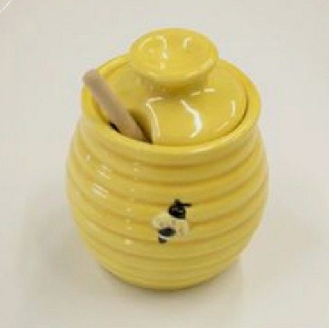 Aesthetic Pottery, Bee Aesthetic, Ceramic Honey Pot, Easy Clay Sculptures, Clay Modelling, Honey Pots, Ceramic Projects, Coil Pottery, Coil Pots