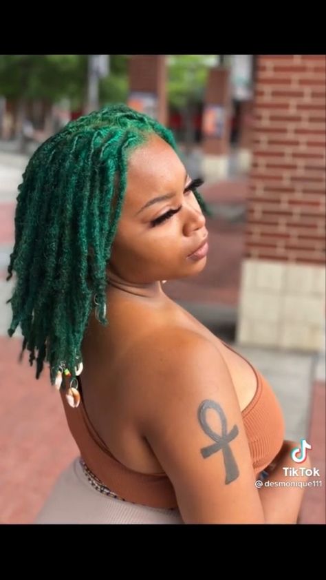 Emerald Green Locs Black Women, Green Dreadlocks Black Women, Mint Green Locs, Dark Green Locs Black Women, Purple And Green Locs, Blue And Green Locs, Dyed Dreads Black Women, Dark Green Locs, Green Locs Black Women