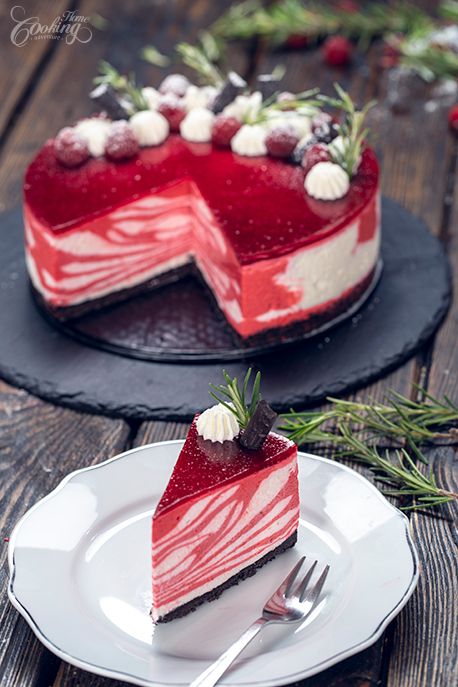 Almond Mousse, Yogurt Mousse Cake, Minuman Starbucks, Yogurt Mousse, Christmas Cake Recipe, Fancy Desserts Recipes, Winter Dessert, Raspberry Yogurt, Raspberry Desserts