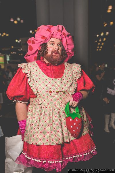 Strawberry Shortcake Characters Halloween Costume, Strawberry Shortcake Character Costumes, Costume Strawberry Shortcake, Strawberry Shortcake Photoshoot, Strawberry Shortcake Halloween Costume Teen, Strawberry Shortcake Makeup, Strawberry Shortcake Cosplay, Strawberry Shortcake Dress, Stawberryshortcake Cosplay