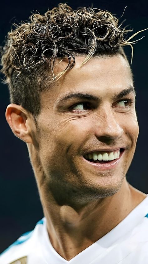 Cristiano Ronaldo Face, Ur Cristiano, Ronaldo Hairstyle, Cristiano Ronaldo Images, Funny Faces Images, Ronaldo Images, Ronaldo Hair, Noodle Hair, Cristiano Ronaldo Real Madrid