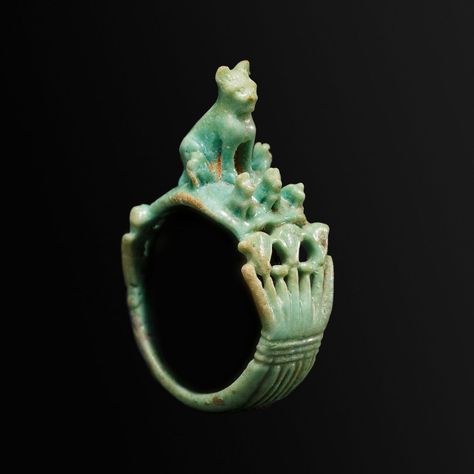 Ring with Cat and Kittens | Ramesside/Third Intermediate Period | The Met Egyptian Ring, Unity Ring, Ancient Jewellery, Egyptian Culture, Heraklion, Egyptian Jewelry, Ancient Egyptian Art, Ancient Mysteries, Classic Image