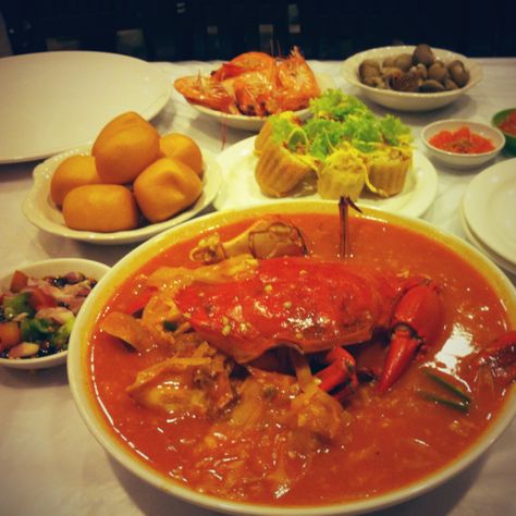 Crabs with Saus Padang @ Grenvile Sea Foods Resto Sea Foods, Padang, Red Curry, Thai Red Curry, Crab, Seafood, Ethnic Recipes