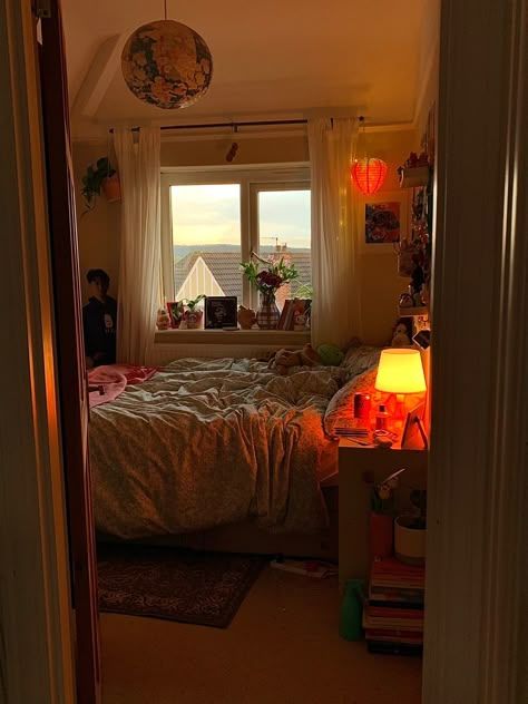 Bedroom Coloured Wall, Small Retro Bedroom, Bed By Window Aesthetic, Types Of Bedroom Aesthetics, Big Bed Small Room, Yellow Room Aesthetic, Warm Tone Bedroom, Room With Slanted Ceiling, Cozy Room Aesthetic