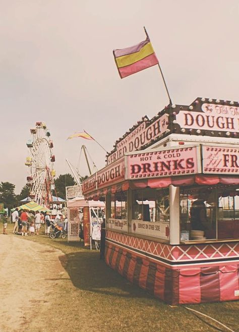 carnival Circus Vintage, Fun Fair, Cloudy Day, Endless Summer, Amusement Park, Summer Of Love, The Wind, Summer Time, Summer Fun