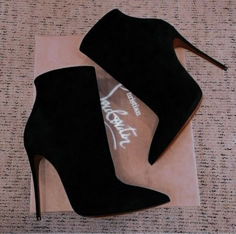 Heels Boots Outfit, Elegant Shoes Heels, Womens Black Ankle Boots, قلادات متدلية, Hak Tinggi, Fancy Heels, Trendy Heels, Shoes Heels Classy, Fashion Shoes Heels