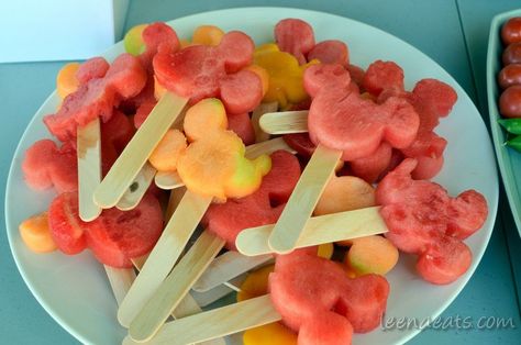 watermelon mickey mouse party food Twodles Birthday, Deco Disney, Mickey Mouse Clubhouse Party, Mickey Birthday Party, Minnie Birthday Party, Disney Birthday Party, Mickey Mouse Clubhouse Birthday, Mickey Mouse Parties, Mickey Mouse Birthday Party