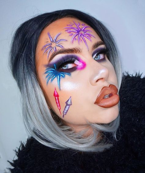 Eveline Blomfeldt’s Instagram photo: “🎇🎆 You’re a Firework 🎆🎇 Products Eyes @morphebrushes - Blue Ya Away Eyeshadow Palette @morphebrushes - James Charles Palette…” James Charles Palette, 4th Of July Makeup, Halo Eye Makeup, Christmas Eye Makeup, Tiktok Makeup, New Year's Makeup, Christmas Makeup Look, Holiday Makeup Looks, Halloween Eye Makeup