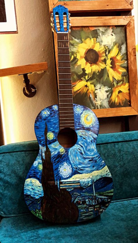 Guitar Painting Ideas Aesthetic, Starry Night Guitar, Acoustic Guitar Art Paint, Painted Guitars Ideas, Painting On Guitar Ideas, Painted Guitar Acoustic, Cool Guitar Designs, Painting On Guitar, Guitar Painting Ideas