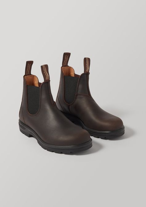 Our Chocolate Blundstone Leather Chelsea Boots are crafted from water-resistant leather. With pull tabs, elasticated sides and a tread sole. Brown Blundstone, Blundstone Boots, Pull On Boots, Shoe Gifts, Leather Chelsea Boots, Boots Leather, Slipper Boots, Suede Ankle Boots, Leather Care