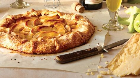 Apple Crostata with Cheddar Crust Recipe Apple Crostada, Apple Crostata, Pie Dough Recipe, Entertaining Dinner, Berries Recipes, White Cheddar, Pie Dough, Crust Recipe, Fresh Apples