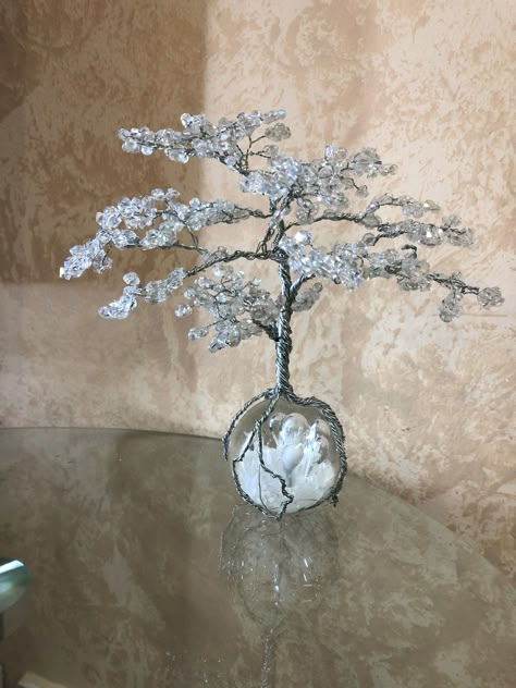 Wire Crafts Diy, Jewelry Tree Diy, Crafts With Glass Jars, Bonsai Wire, Wire Diy, Wire Tree Sculpture, Hanging Plants Indoor, Wire Trees, Handmade Plant