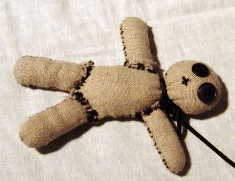 Here is the fact about how to make a voodoo doll. This is based on how it is practiced here in Africa. This ritual works with no doubt Voodoo Doll Makeup, Diy Voodoo Dolls, Halloween Shadow Box, Creepy Toys, Bunny Soft Toy, Dragon Sketch, Voodoo Doll, Monster Dolls, Doll Makeup