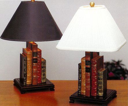 Diy Old Books, Library Lamp, Recycled Decor, Diy Luminaire, Old Book Crafts, Book Furniture, Book Lamp, Organization Inspiration, Room Lamp