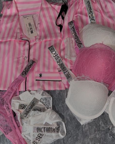 Vs Pink Aesthetic, Cute Bras Victoria's Secret Aesthetic, Pink Victorias Secret Aesthetic, Pink Brand Outfits Victoria Secrets, Lingerie Victoria Secret, Viktoria Secret, Victoria’s Secret Pink Outfits, Lenceria Victoria Secret Pink, Victoria's Secret Aesthetic