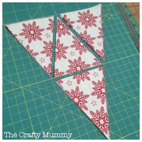 Christmas Bunting Diy, Christmas Bunting Ideas, Bunting Tutorial, Bunting Template, Fun Sewing Projects, Bunting Ideas, Bunting Pattern, Make Bunting, Bunting Diy