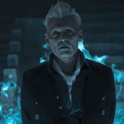 Johnny Depp Grindelwald, Harry Potter Grindelwald, Johnny Depp Roles, Infj Characters, The Crimes Of Grindelwald, Johnny Depp Characters, Barnabas Collins, Gellert Grindelwald, Ben 10 Comics