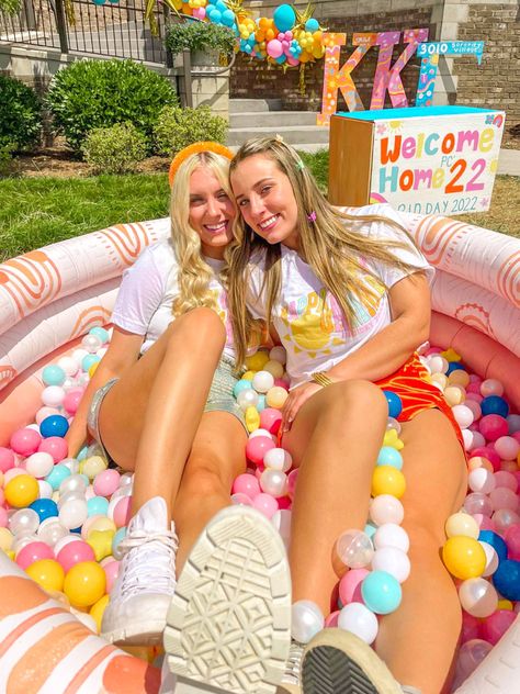 kkg kappa kappa gamma bid day 2022 golden hour ball pit sorority bid day preppy bid day ideas themes inspriation inspo 2022 bid day golden hour Ball Pit Photoshoot, Golden Hour Bid Day, Bid Day Ideas, Sorority Recruitment Themes, Sorority Poses, Recruitment Themes, Sorority Bid Day, Bid Day Themes, Kappa Kappa Gamma