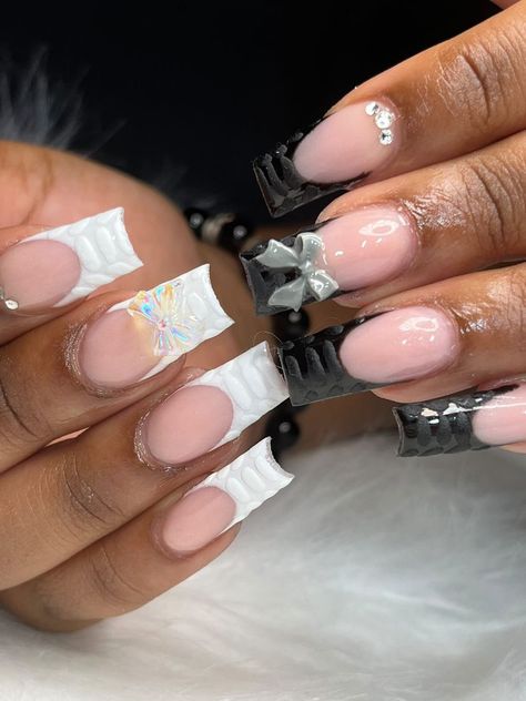 Croc Nails French Tip, Croc Nails French, Croc Nails Short, Short Croc Nails, Black Croc Nails, White Croc Nails, Nails French Tip Black, French Tip Black, Croc Nails