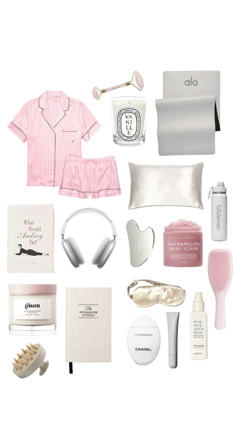 clean girl aesthetic sunday reset vibes Aesthetic Sunday, Sunday Reset, Pillow Spray, Clean Girl Aesthetic, Vogue Beauty, Sleep Pillow, Night Routine, Essential Bag, Clean Girl