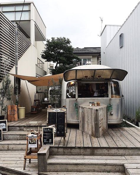 bestminicafe på Instagram: "Perfect capture by @sonnyhosea Follow the creative feed and give likes Our featured friend will appreciate it a lot! #coffee #cafe…" Airstream Bathroom, Sip Happens, Food Van, Airstream Remodel, Coffee Truck, Travel Supplies, Food Truck Design, Modern Tiny House, Shop Fronts