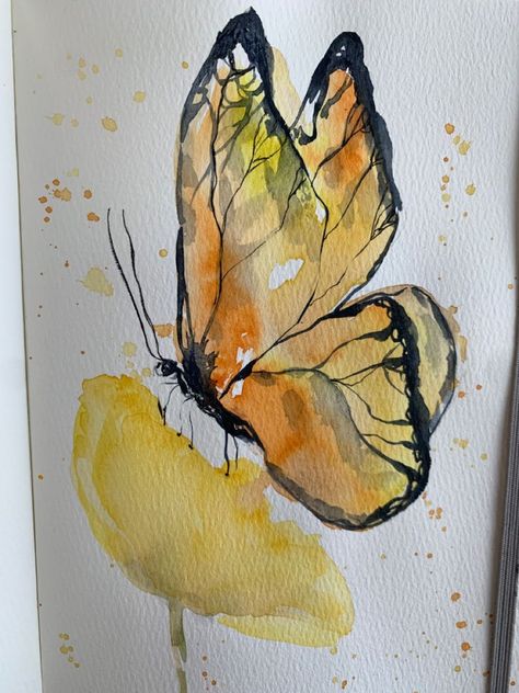 watercolorillustrations #watercolordrawing wa Painting A Butterfly Easy, Butterfly In Watercolor, Butterfly Drawing Watercolors, Watercolor Butterfly Painting, Water Colour Butterfly, Watercolor Pencil Art Ideas, Water Colour Animals, Monarch Butterfly Watercolor, Watercolour Easy