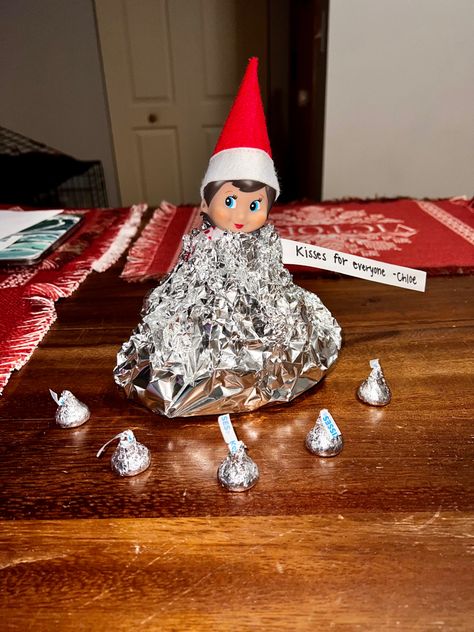 Elf On The Shelf Ideas Chocolate Kisses, Elf On The Shelf Chocolate Kisses, Elf Kisses Ideas, Elf On The Shelf Ideas Hershey Kisses, Elf On The Shelf Kisses Ideas, Hershey Kiss Elf On Shelf, Elf Hershey Kisses, Elf Pooping Hershey Kisses, Elf On The Shelf Hershey Kiss Ideas