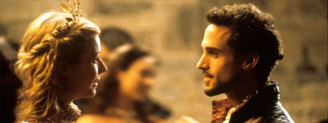 Shakespeare In Love Movie, In Love Pictures, In Love Aesthetic, Best Rom Coms, Best Romantic Comedies, Pride And Prejudice And Zombies, Joseph Fiennes, Shakespeare In Love, Sweet Love Story