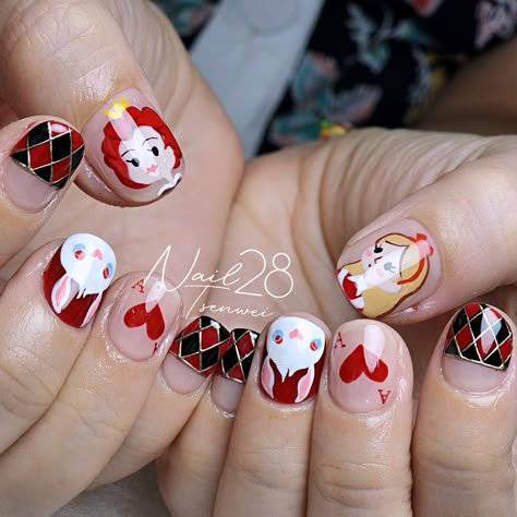 Cute Alice In Wonderland Nails, Alice Nail Art, Alice In Wonderland Inspired Nails, Nail Art Alice In Wonderland, Alice Nails Wonderland, Alice In Wonderland Nails Designs, Alice And Wonderland Nails, Vibrant Pink Nails, Alice In Wonderland Nail Art