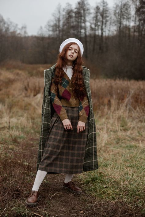 Scottish Outfit Women, Cottagecore Photoshoot, Scottish Women, Scottish Clothing, Simple Winter Outfits, Irish Style, Scottish Fashion, Hot Women Dress, Outfit Inspiration Fall