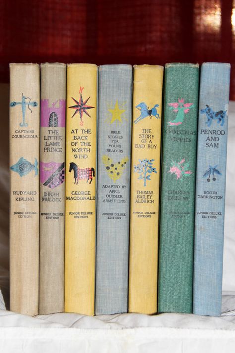 Annelid, Book Spines, Cover Illustration, Vintage School, Beautiful Books, Children Books, Design Editorial, Vintage Children's Books, Nursery Inspiration