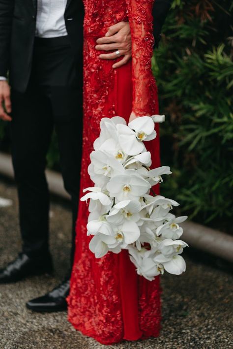 Wedding Couple Photos. Orchid Bouquet. White Wedding Flowers. Houston Texas Wedding. Vietnamesse Wedding. Ao Dai Dress. #weddingdress #Texaswedding #texasbride Vietnamese Wedding Bouquet, Vietnamese Tea Ceremony Dress, Viet Tea Ceremony, Chinese Tea Ceremony Wedding, Tea Ceremony Wedding Vietnamese, Vietnamese Wedding Photography, Viet Wedding, Vietnamese Wedding Ao Dai, Orchids Bouquet