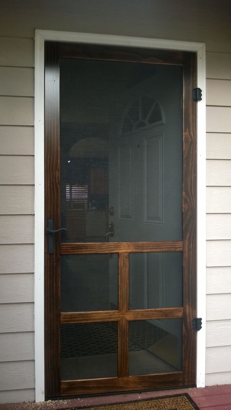 Pocket Screen Front Door, Diy Rustic Screen Door, Back Screen Door Ideas, Wood Screen Door Plans, Screen Door Design, Window Screens Exterior, Screen Door Lock, Brown Shutters, Wood Screen Door