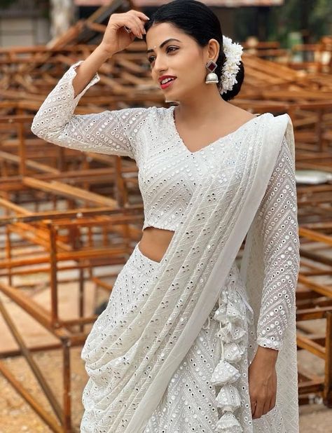 Mirror Work Blouse Back Design, White Blouse Mirror Work Designs, White Color Blouse Designs, White Mirror Work Kurti, White Blouse Designs For Lehanga, White Blouse For Saree, White Mirror Work Lehenga, White Lehenga Look, White Mirror Work Blouse