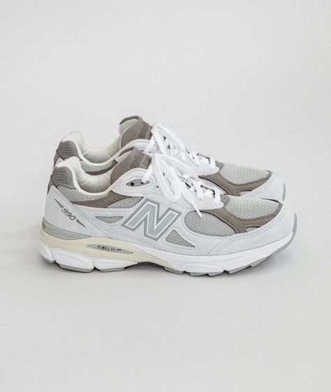 New Balance 990v3, New Balance 990, Winter Footwear, Shoes Outfit Fashion, Shoe Wishlist, Couple Shoes, Causal Outfits, Shoes Outfit, Fall Clothes