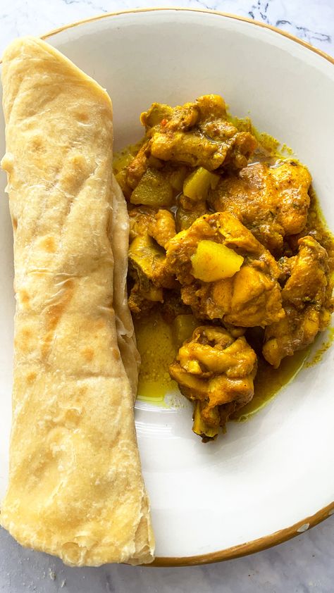 Roti With Curry, Roti Meal Ideas, Sunday Dinner Ideas Jamaican, Jamaican Curried Chicken, Curry Roti Recipe, Chicken Curry And Roti, Curry Goat And Roti, Chicken Curry Roti Recipe, Caribbean Roti Recipe