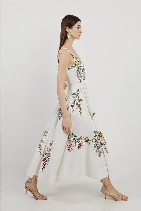 Floral Dresses for Women | Karen Millen Berry Flowers, Floral Dresses For Women, Hen Do Outfits, Heels Floral, Spring Wedding Guest Dress, Linen Embroidery, Petite Business Casual, Ibiza Outfits, Bachelorette Outfits