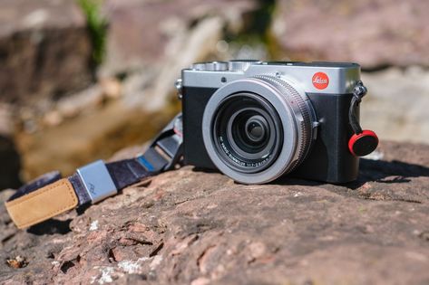 London Camera Exchange | LEICA D-LUX 7 | CAN COMPACTS PACK A PUNCH? Leica Camera Aesthetic, Leica Camera Photography, Leica D Lux 7, Vintage Leica Camera, Lux Series, Leica 28mm Elmarit, Optical Image, Kit Bag, Silver Tops