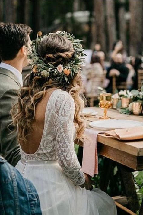 Wedding Ideas Fall, Fall Boho Wedding, Boho Wedding Ideas, Boho Styl, Rustic Wedding Dresses, Bohemian Wedding Dress, Bohemian Wedding Dresses, Marriage Ceremony, Wedding Dress Trends