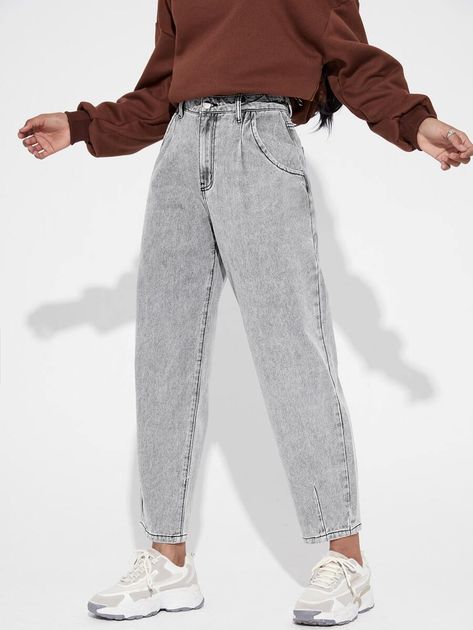 High Waisted Carrot Boyfriend Jeans | SHEIN Light Grey Jeans Outfit, Grey Jeans Outfit, Grey Pants Outfit, Boyfriend Jeans Outfit, Mum Jeans, Outfits Con Jeans, Simple Style Outfits, Blue Mom Jeans, Mom Jeans Outfit