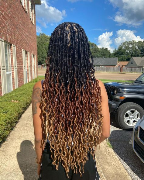 Ombré Locs, Ombre Locs, Faux Locs Blonde, Thick Hair Problems, Cornrows With Beads, Long Ombre Hair, Dreadlocks Styles, Crochet Locs, Quick Braids